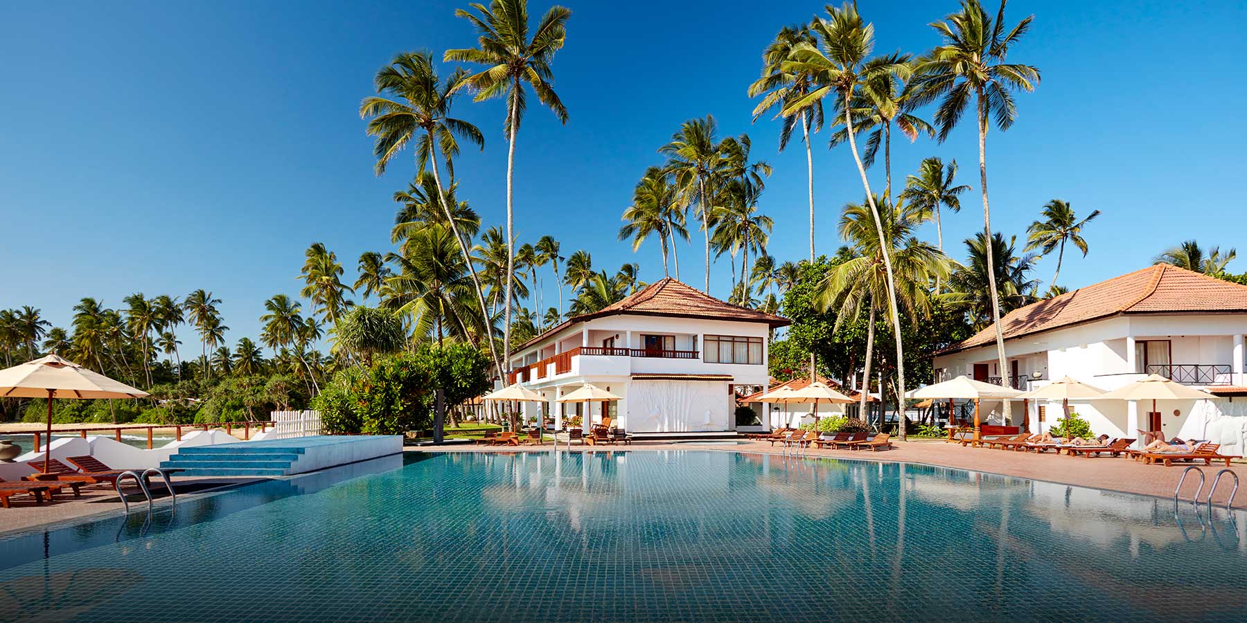 hotel-with-gard-1800x900-2