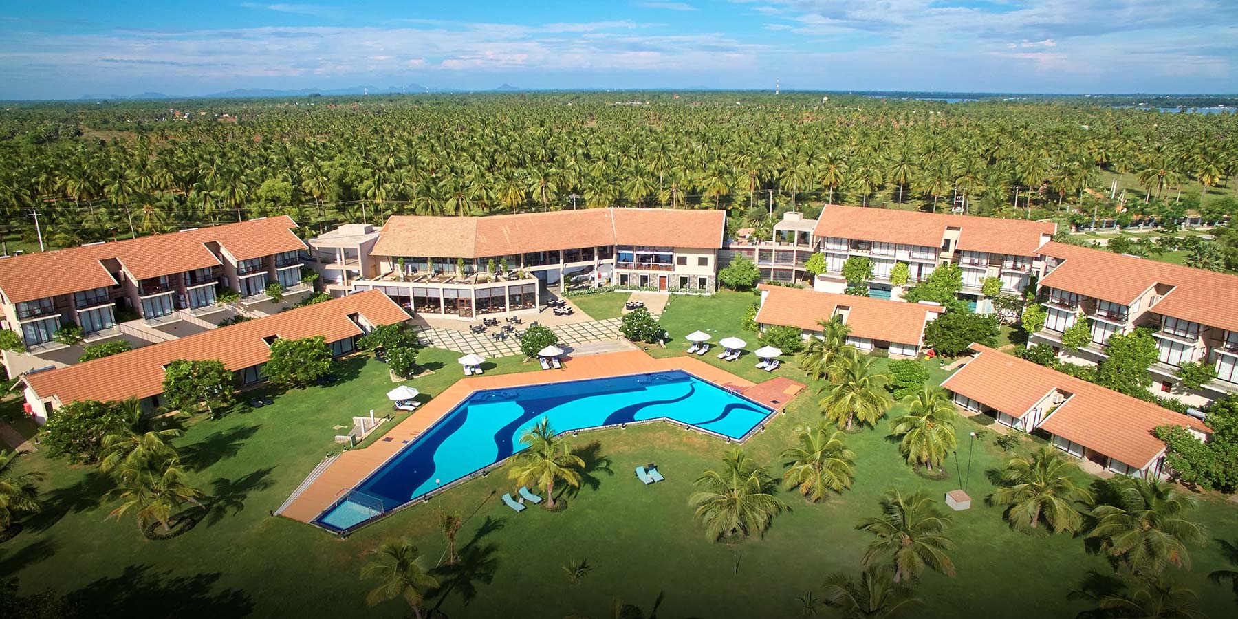 hotel-with-gard-1800x900-5